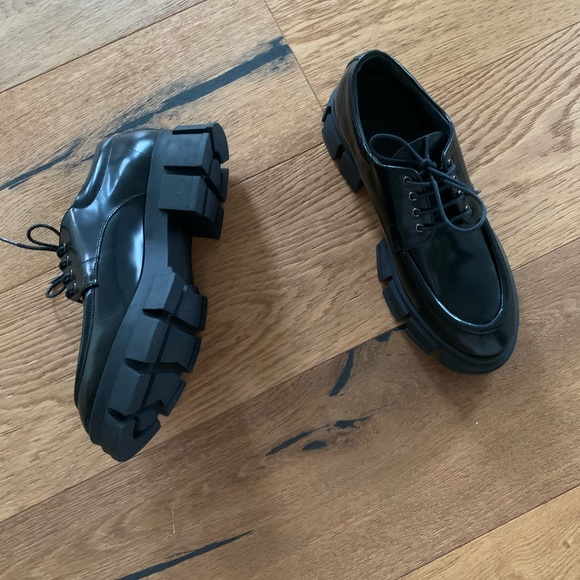 Lug sole black lace up loafers - Picture 4 of 10